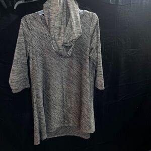 Hannah brand 3/4 length sleeve women's small blouse